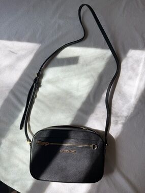 Jet Set Large Saffiano Leather Crossbody Bag